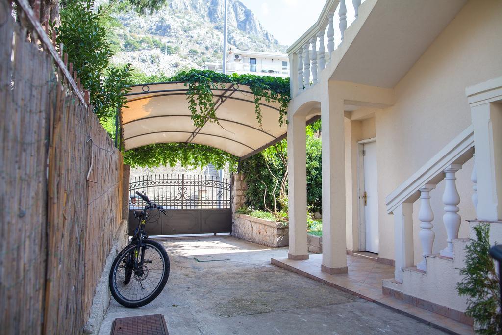 Apartments & Rooms Jelka Kotor Exteriör bild